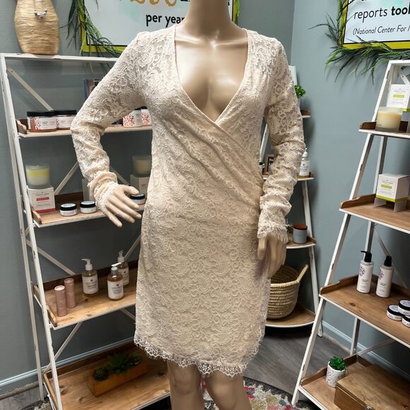 NWOT Free People Pearl Lace Mini Dress - Picture 2 of 4